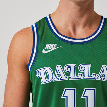 Dallas Mavericks Kyrie Irving 2025 Hardwood Classics Swingman Jersey - View 6 - Jersey Zone