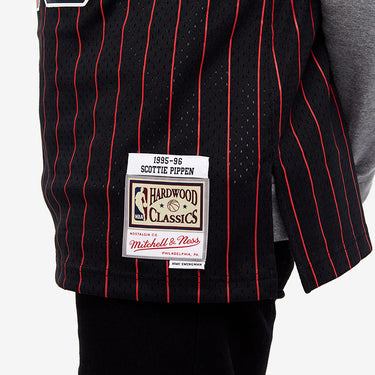 Chicago Bulls Scottie Pippen Swingman Jersey - View 5 - Jersey Zone