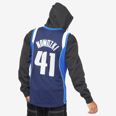 Dallas Mavericks 2011 Dirk Nowitzki Swingman Jersey - Fabric and Crest Detail - Jersey Zone